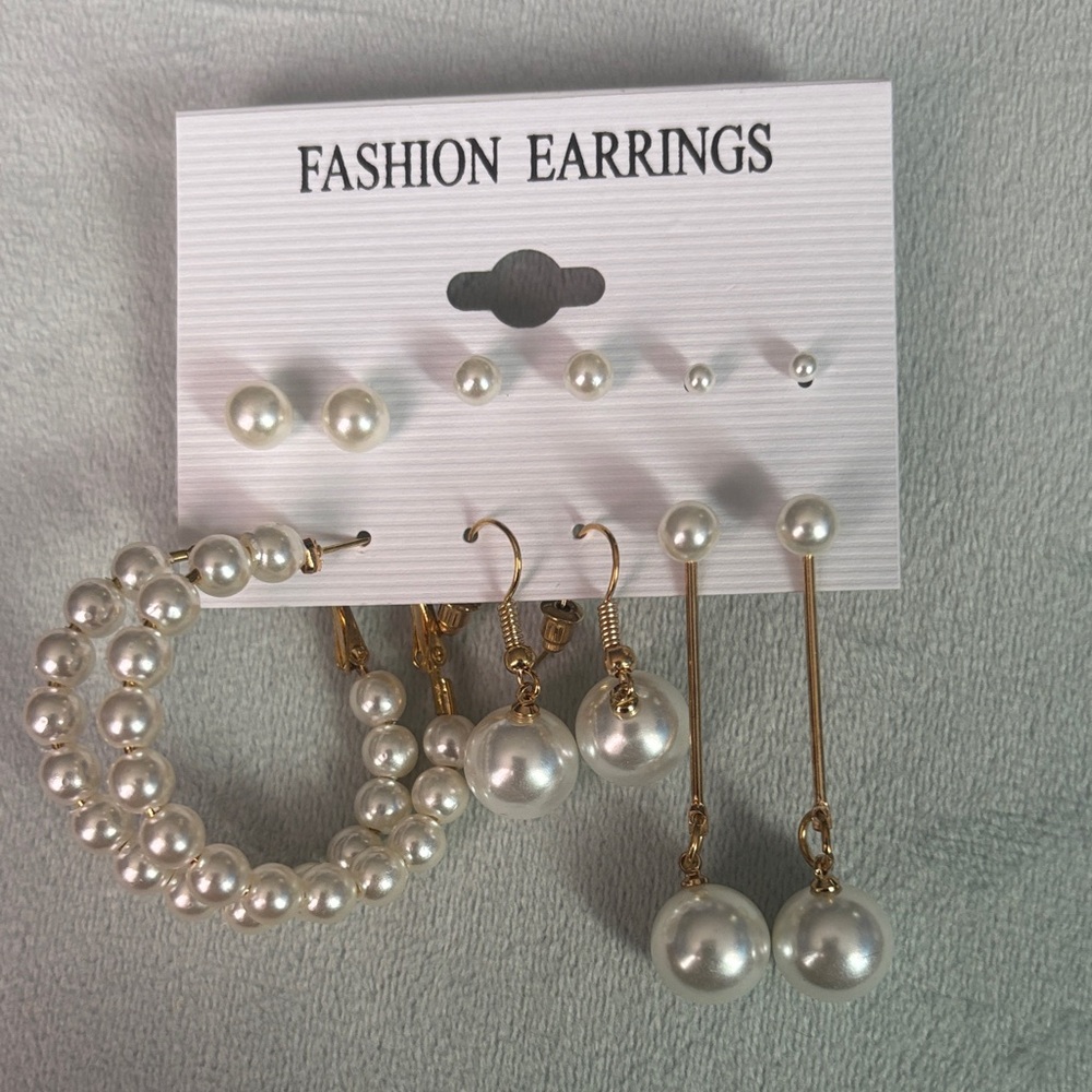 Chic Pearl and Gold Drop Earrings
